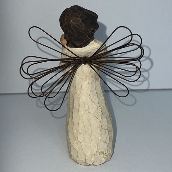 Willow Tree "Angel of the Heart" Figurine 2000 Girl Wings Holding Red Heart - Picture 4 of 12